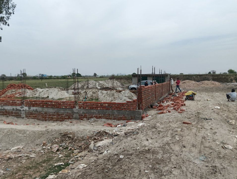 Plot For Sale in Lakhnawali