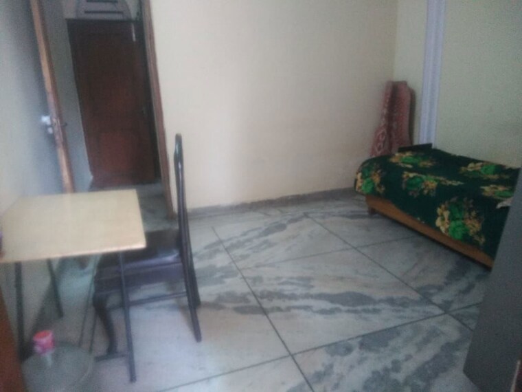 Bedroom, mukherjee nagar 1 RK 250 Sq.Ft. Independent House In Mukherjee Nagar Delhi 10151117