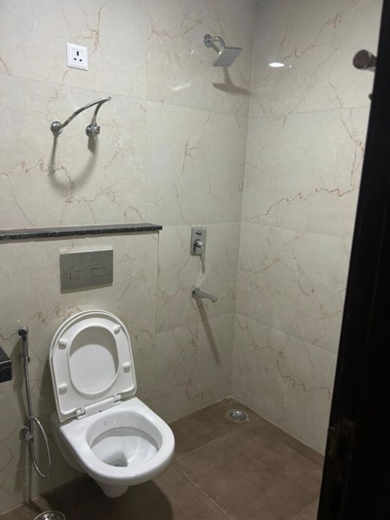 Bathroom, rof-amaltas 3 Bedroom 643 Sq.Ft. Apartment In Sector 92 Gurgaon 10151141