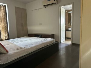 Room in 3 BHK Apartment at Vatika City, Sector 49 – for Sale