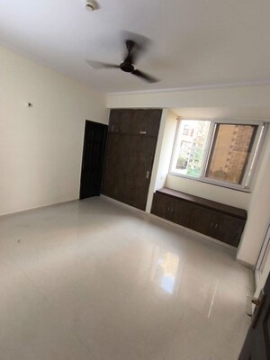 2.5 BHK Apartment For Rent in Antriksh Golf View, Sector 78