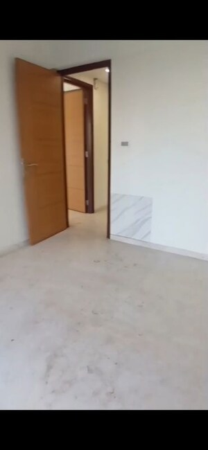 Room in 2 BHK Apartment at Ekta Tripolis, Goregaon West – for Rent