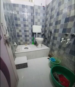 Team Area in 2 BHK Apartment at Hazratganj – for Rent