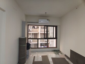 1 BHK 374 Sq.Ft. Apartment in Hiranandani Regent Hill