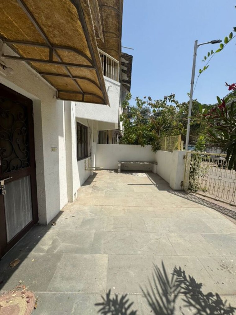  Parking, vastrapur 5 Bedroom 3500 Sq.Ft. Apartment In Vastrapur Ahmedabad 10151252
