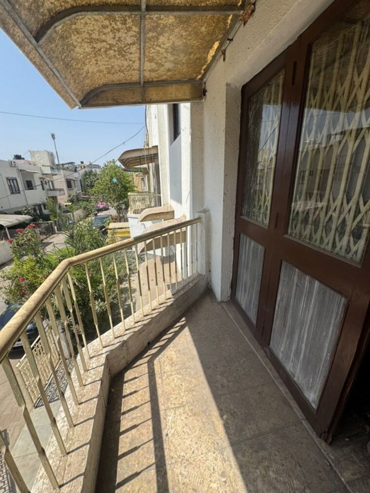 Balcony, vastrapur 5 Bedroom 3500 Sq.Ft. Apartment In Vastrapur Ahmedabad 10151252