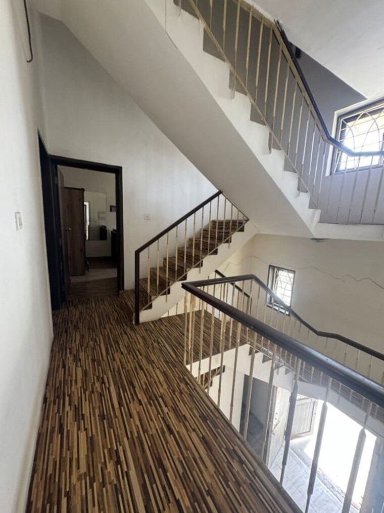 Balcony, vastrapur 5 Bedroom 3500 Sq.Ft. Apartment In Vastrapur Ahmedabad 10151252