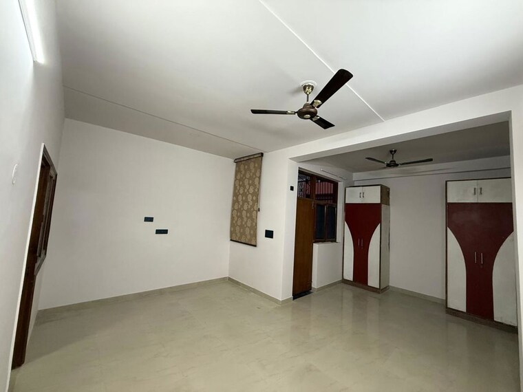 Room, rwa-apartments-sector-71 3 Bedroom 1525 Sq.Ft. Independent House In Sector 71 Noida 10151284