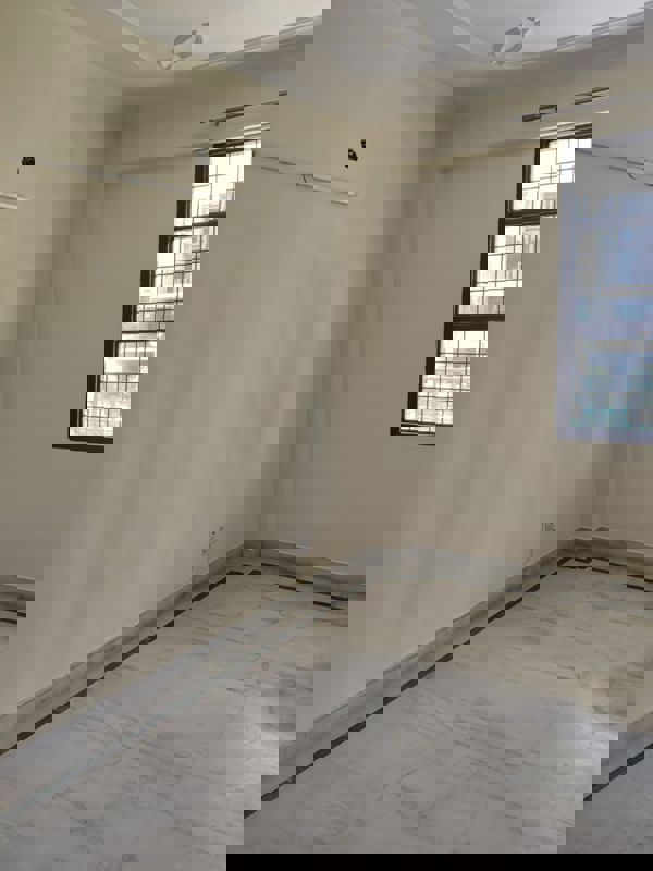 3.5 BHK + Servant Room 2400 Sq.Ft. Apartment in Alaknanda Society