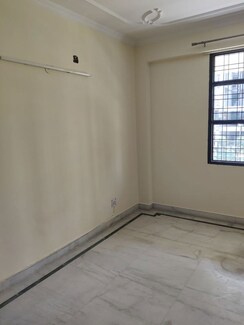 3.5 BHK + Servant Room Apartment For Rent in Alaknanda Society