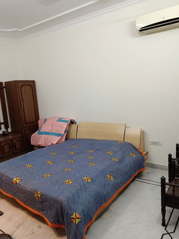 Bedroom, kavi nagar block j 3.5 Bedroom 2000 Sq.Ft. Builder Floor In Kavi Nagar Block J Ghaziabad 10151300