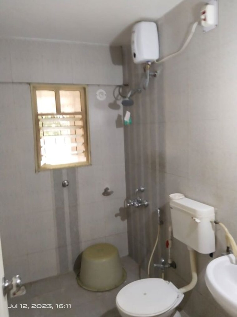 Bathroom, kunal-puram-chs-ltd 3 Bedroom 1500 Sq.Ft. Apartment In Dapodi Pune 10151309