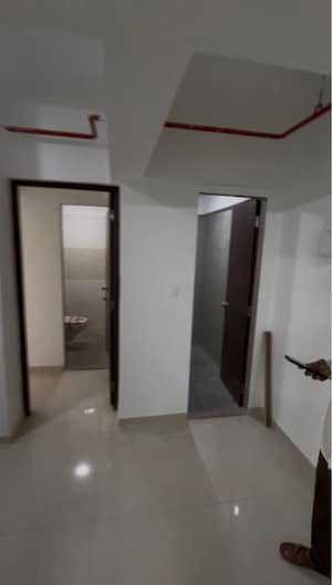 Bathroom in 1 BHK Apartment at Sushanku Avenue 36, Goregaon West – for Rent