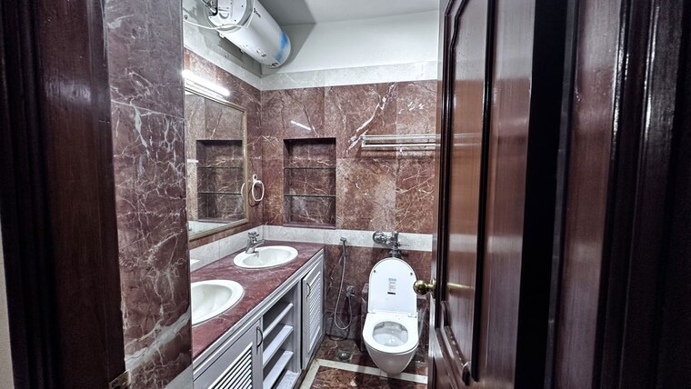 Bathroom, adarsh-palm-meadows 3 Bedroom 3400 Sq.Ft. Villa In Whitefield Bangalore 10087417
