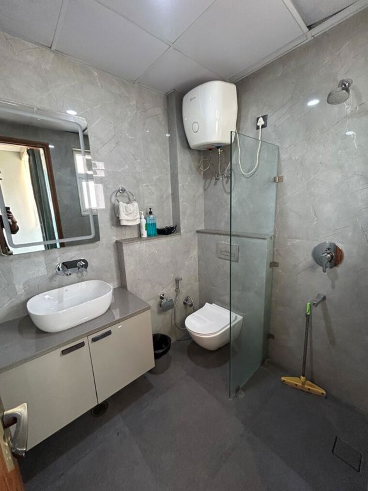 Bathroom, sector 42 1 Bedroom 690 Sq.Ft. Builder Floor In Sector 42 Gurgaon 10151431