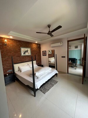 Living Room in 1 BHK Builder Floor at Sector 42 – for Rent