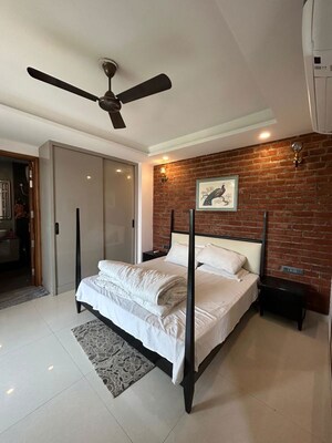 Bedroom in 1 BHK Builder Floor at Sector 42 – for Rent