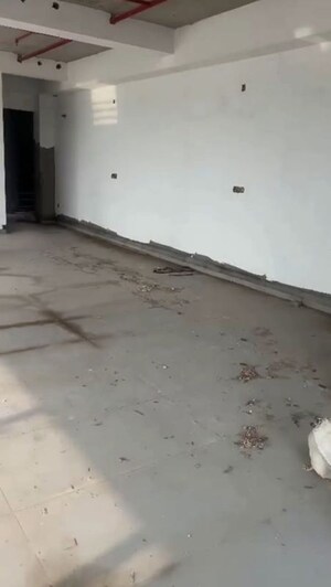 Room in  Office Space at Thaltej – for Rent