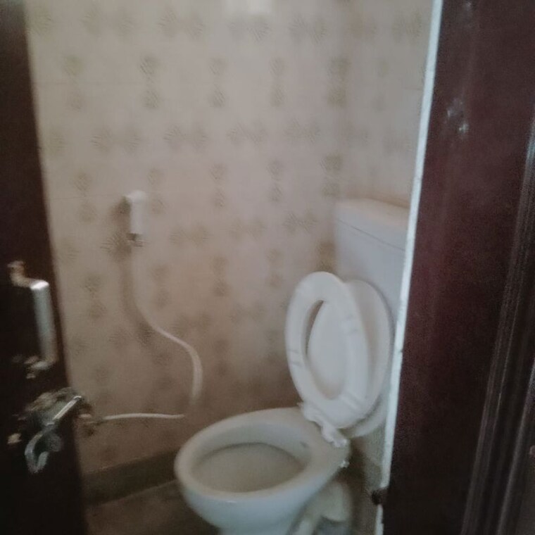 Bathroom, bariatu 3 Bedroom 1600 Sq.Ft. Apartment In Bariatu Ranchi 10151534
