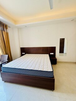 1 BHK Builder Floor For Rent in Sector 52