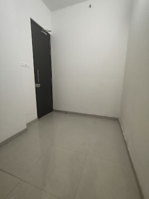 Room in 3.5 BHK Apartment at Peninsula Celestia Spaces, Parel – for Rent