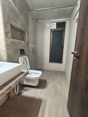Bathroom in 3.5 BHK Apartment at Peninsula Celestia Spaces, Parel – for Rent