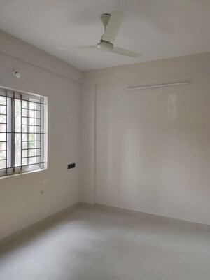 Room in 3 BHK Apartment at Prestige Lakeside Habitat, Varthur – for Rent