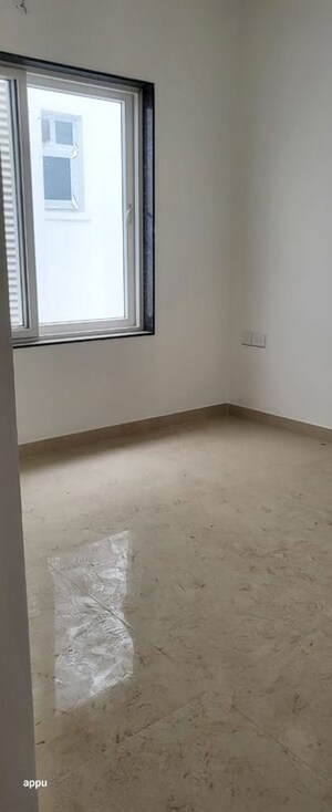 Room in 3 BHK Apartment at Prestige Lakeside Habitat, Varthur – for Rent