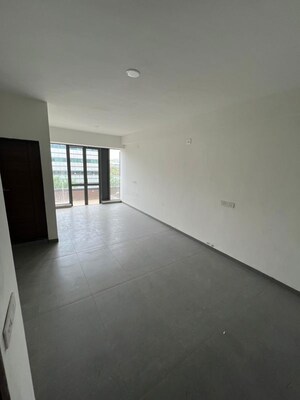 Room in  Office Space at Gota – for Rent