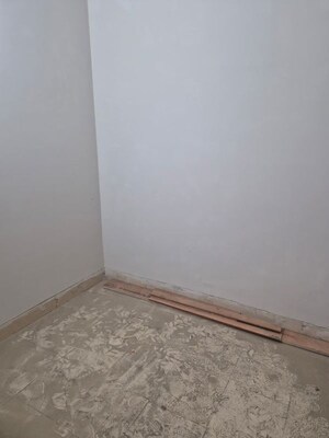 Room in 3 BHK Builder Floor at Kohli One Malibu Town, Sector 47 – for Rent