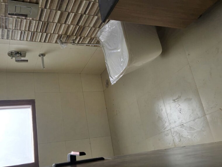 Bathroom, vipul-world-plots 3 Bedroom 2200 Sq.Ft. Builder Floor In Sector 48 Gurgaon 10151787