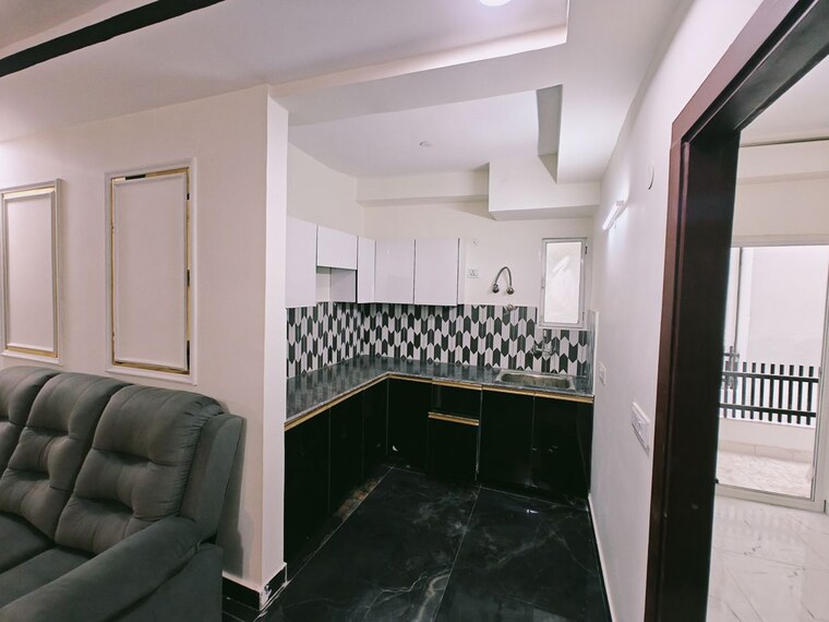 Kitchen, sector 73 2 Bedroom 1050 Sq.Ft. Builder Floor In Sector 73 Noida 10151798