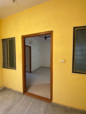 Room in 1 BHK Independent House at Koramangala – for Rent