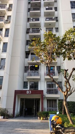 3 BHK + Pooja Room Builder Floor For Rent in Unitech The Residences Sector 33