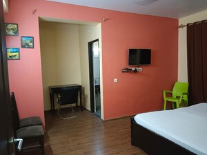 Room in 3 BHK Builder Floor at Unitech The Residences Sector 33, Sector 33 – for Rent