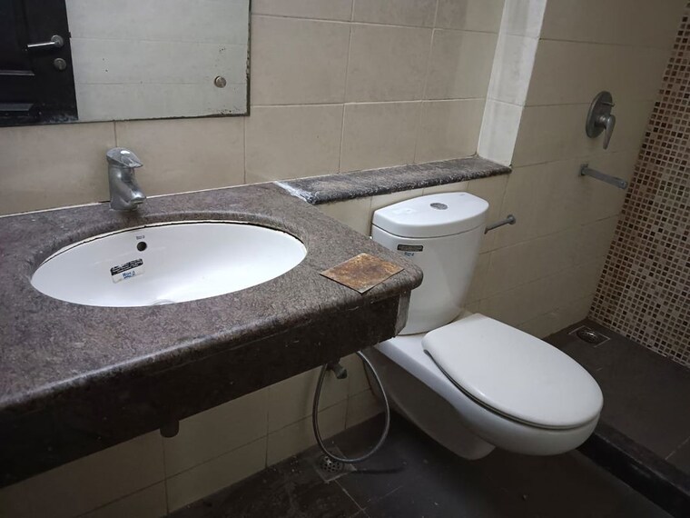 Bathroom, unitech-the-residences-sector-33 3 Bedroom 1455 Sq.Ft. Builder Floor In Sector 33 Gurgaon 10151813