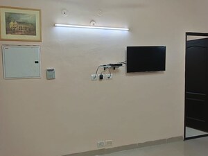 Furnished Amenities in 3 BHK Builder Floor at Unitech The Residences Sector 33, Sector 33 – for Rent