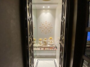 Furnished Amenities in 3 BHK Apartment at K L Mehrise, Santacruz West – for Sale