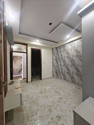 Room in 3 BHK Builder Floor at Sector 73 – for Sale