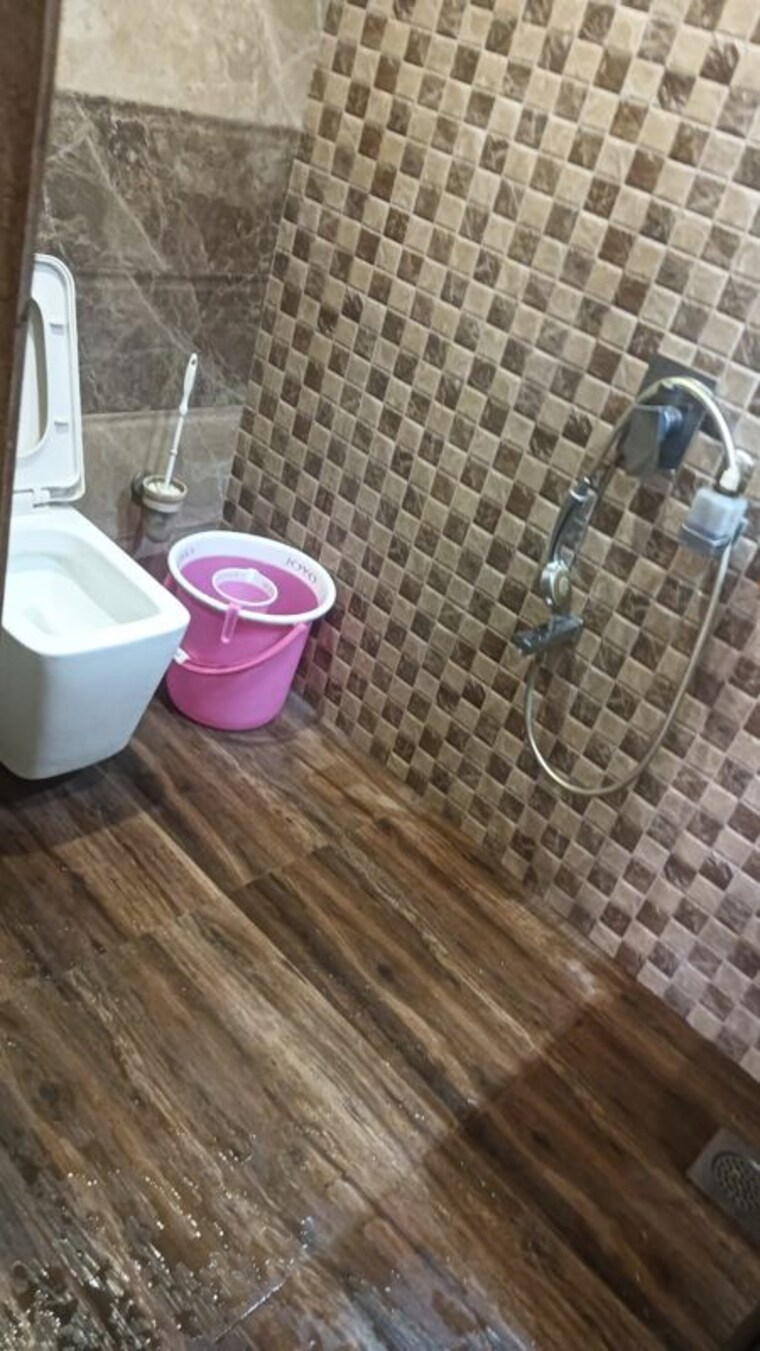 Bathroom, nilgiri-c-wing-chs 2 Bedroom 750 Sq.Ft. Apartment In Andheri East Mumbai 10151831