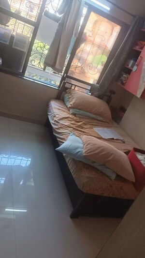 Room in 2 BHK Apartment at Nilgiri C Wing CHS, Andheri East – for Rent