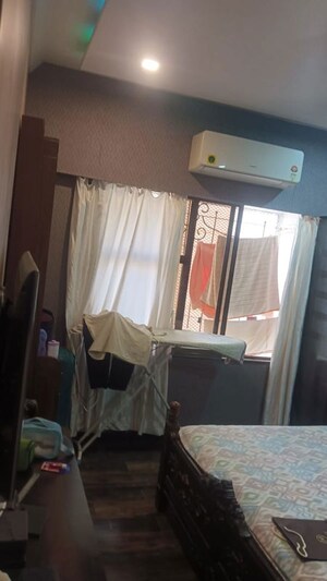 Master Bedroom in 2 BHK Apartment at Nilgiri C Wing CHS, Andheri East – for Rent