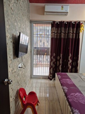 Furnished Amenities in 3 BHK Apartment at Land Craft Golf Links Apartment Phase 2, Pandav Nagar – for Rent