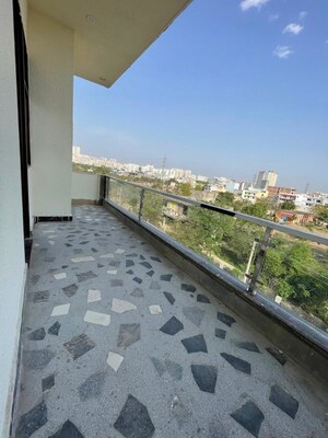 Balcony in 1 BHK Builder Floor at The Grand, Sector 52 – for Rent