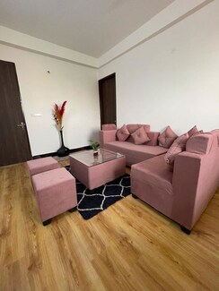 1 BHK Builder Floor For Rent in The Grand