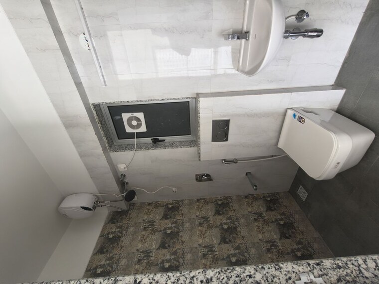 Bathroom, naman-premier 1 Bedroom 425 Sq.Ft. Apartment In Andheri East Mumbai 10151903