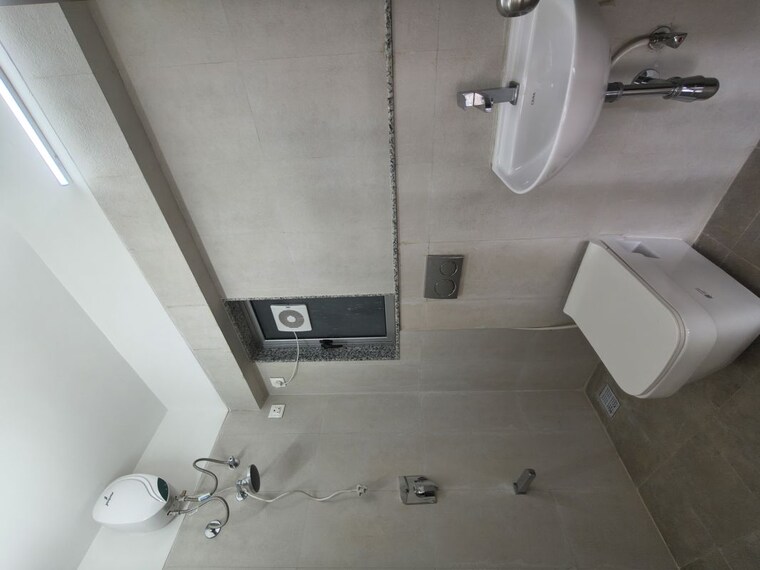 Bathroom, naman-premier 1 Bedroom 425 Sq.Ft. Apartment In Andheri East Mumbai 10151903