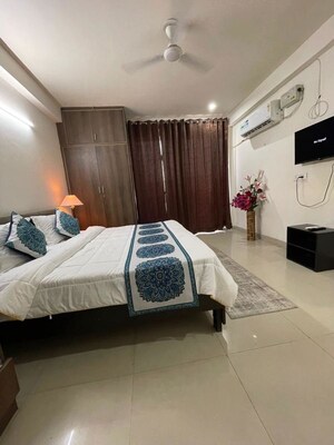 Bedroom in 2 BHK Builder Floor at Huda Market, Sector 31 – for Rent