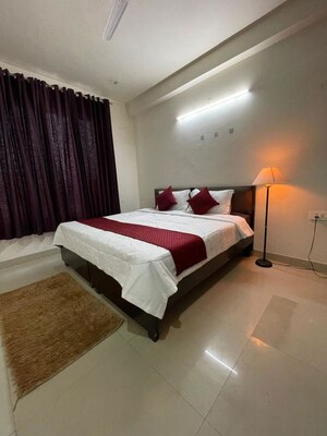 Bedroom in 2 BHK Builder Floor at Huda Market, Sector 31 – for Rent