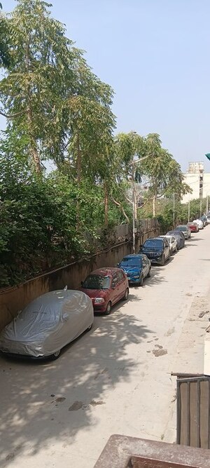 Parking in 1 BHK Apartment at Omaxe Srishti And Sanskriti, Gomti Nagar – for Rent